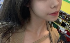 张根硕朴信惠图片